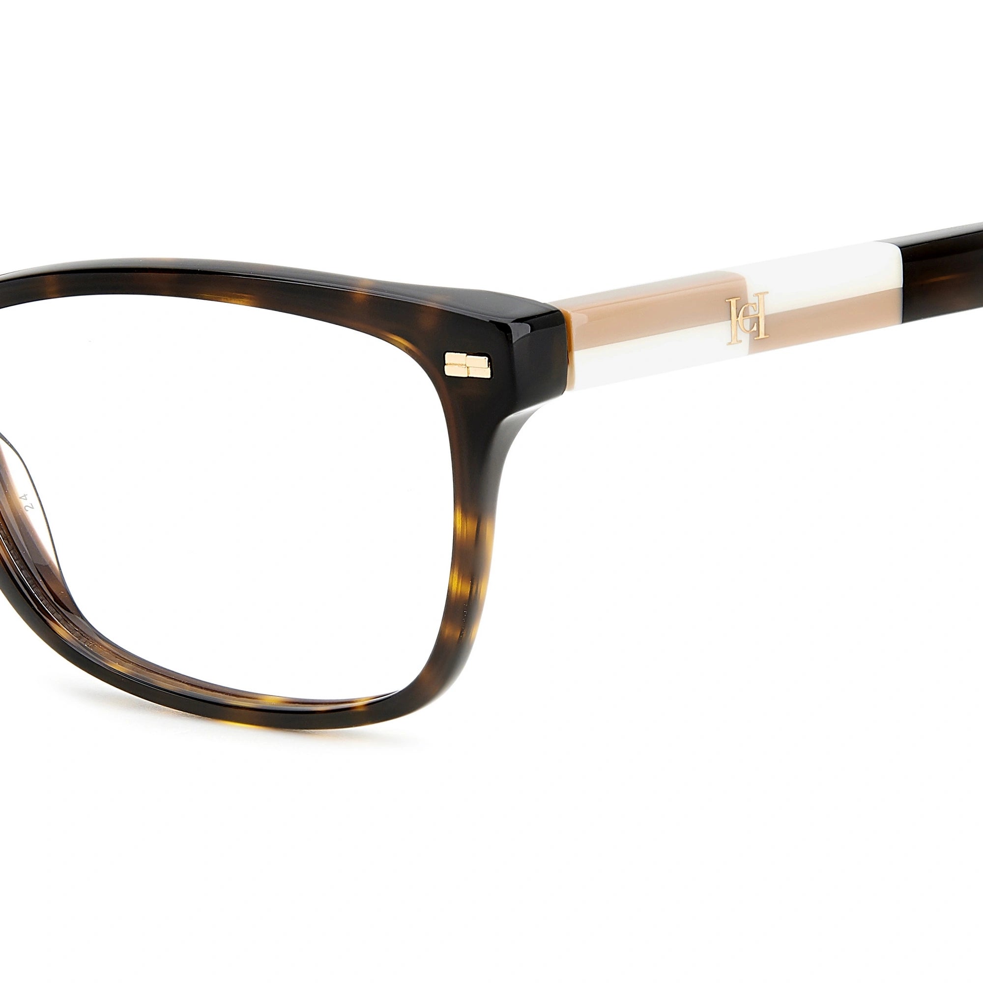 Carolina Herrera  54