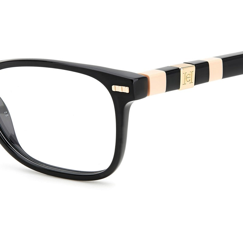 Carolina Herrera  54